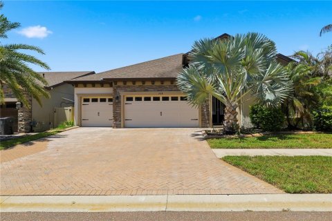 House in Brandon, Florida 4 bedrooms, 236.34 sq.m. № 2199196