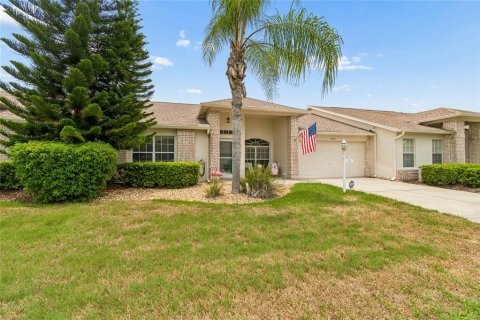 House in Trinity, Florida 2 bedrooms, 148.09 sq.m. № 2222271 - photo 2