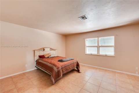 House in LaBelle, Florida 5 bedrooms № 1792497 - photo 11
