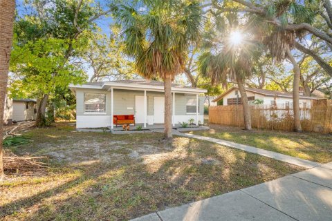 Immobilier commercial à vendre à Saint Petersburg, Floride: 107.02 m2 № 2204131 - photo 4