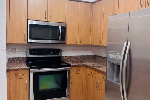 Copropriété à louer à Hollywood, Floride: 1 chambre, 83.52 m2 № 2168772 - photo 5