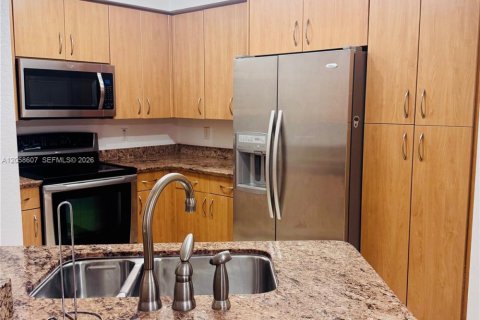 Copropriété à louer à Hollywood, Floride: 1 chambre, 83.52 m2 № 2168772 - photo 4