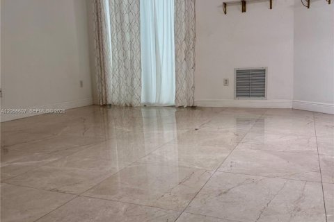 Copropriété à louer à Hollywood, Floride: 1 chambre, 83.52 m2 № 2168772 - photo 8