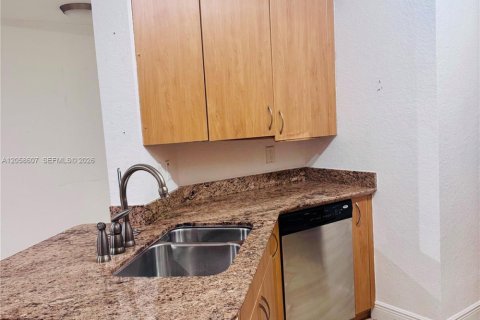 Copropriété à louer à Hollywood, Floride: 1 chambre, 83.52 m2 № 2168772 - photo 3