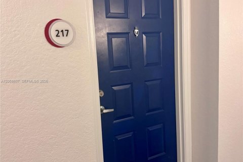 Copropriété à louer à Hollywood, Floride: 1 chambre, 83.52 m2 № 2168772 - photo 12