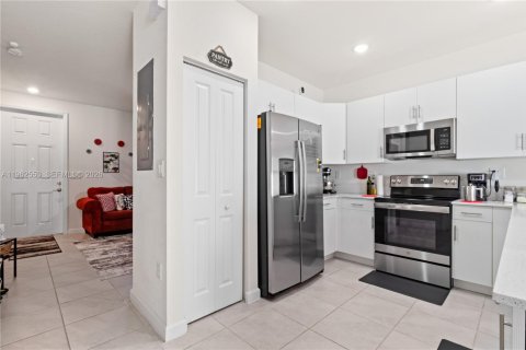 Купить таунхаус в Хайалиа, Флорида 3 спальни, 131.18м2, № 2025262 - фото 7