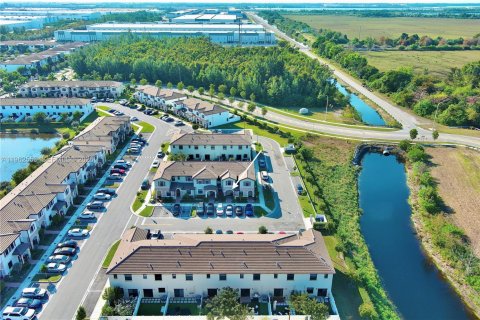 Купить таунхаус в Хайалиа, Флорида 3 спальни, 131.18м2, № 2025262 - фото 27