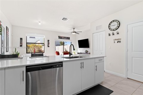 Купить таунхаус в Хайалиа, Флорида 3 спальни, 131.18м2, № 2025262 - фото 8