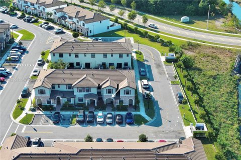 Купить таунхаус в Хайалиа, Флорида 3 спальни, 131.18м2, № 2025262 - фото 28