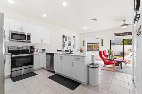 Купить таунхаус в Хайалиа, Флорида 3 спальни, 131.18м2, № 2025262 - фото 5