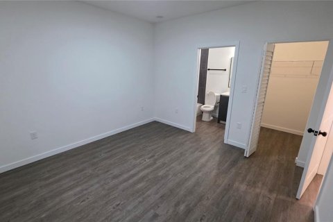 Condo in Gainesville, Florida, 3 bedrooms  № 2410333 - photo 12
