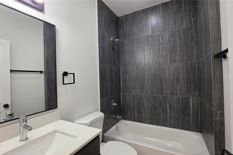 Condo in Gainesville, Florida, 3 bedrooms  № 2410333 - photo 16