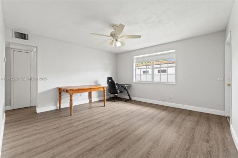 Apartamento en alquiler en Sweetwater, Florida, 2 dormitorios, 168.71 m2 № 1991497 - foto 6