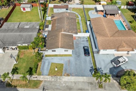 Apartamento en alquiler en Sweetwater, Florida, 2 dormitorios, 168.71 m2 № 1991497 - foto 30