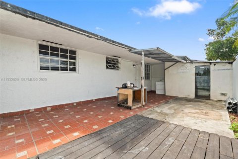 Apartamento en alquiler en Sweetwater, Florida, 2 dormitorios, 168.71 m2 № 1991497 - foto 13