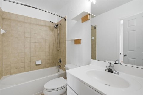 Condo in Tampa, Florida, 2 bedrooms № 2107893 - photo 23