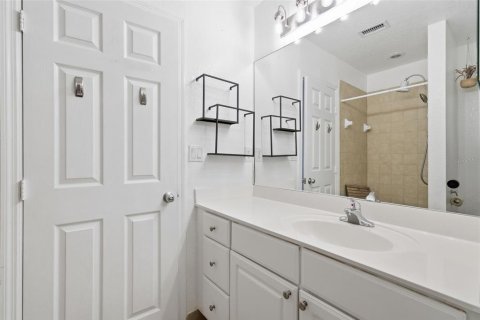 Condo in Tampa, Florida, 2 bedrooms № 2107893 - photo 30
