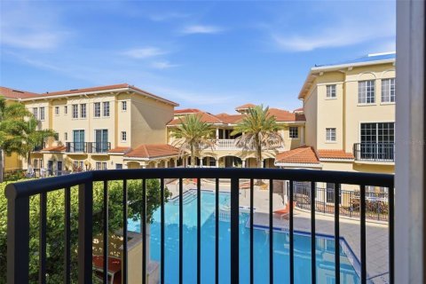 Condo in Tampa, Florida, 2 bedrooms № 2107893 - photo 19