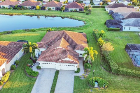 Villa ou maison à vendre à Fort Myers, Floride: 3 chambres, 141.68 m2 № 2050616 - photo 2
