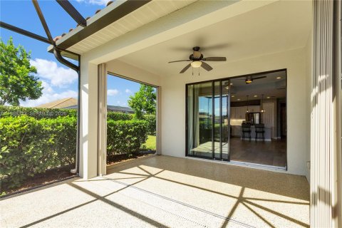 Villa ou maison à vendre à Fort Myers, Floride: 3 chambres, 141.68 m2 № 2050616 - photo 24