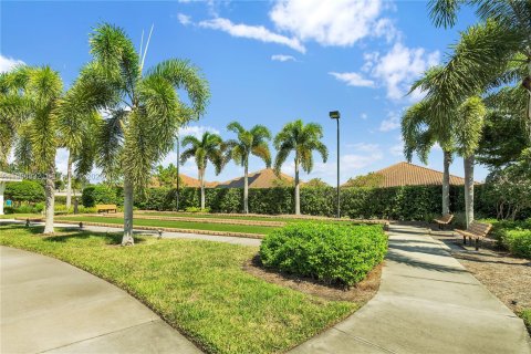 Villa ou maison à vendre à Fort Myers, Floride: 3 chambres, 141.68 m2 № 2050616 - photo 29