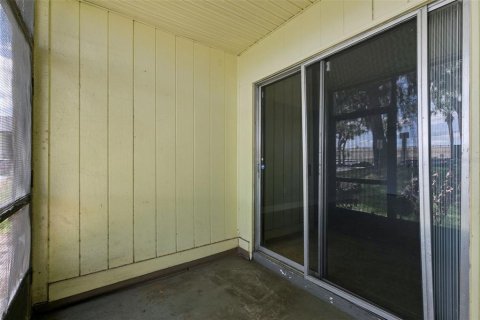 Condo in Altamonte Springs, Florida, 2 bedrooms № 2142848 - photo 17