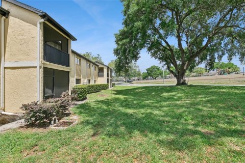 Condo in Altamonte Springs, Florida, 2 bedrooms № 2142848 - photo 9