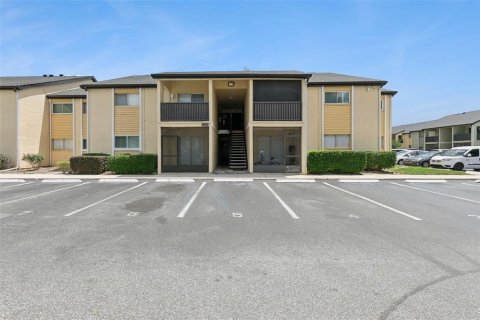 Condo in Altamonte Springs, Florida, 2 bedrooms № 2142848