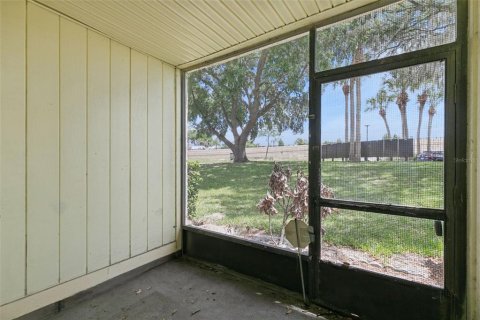 Condo in Altamonte Springs, Florida, 2 bedrooms № 2142848 - photo 15
