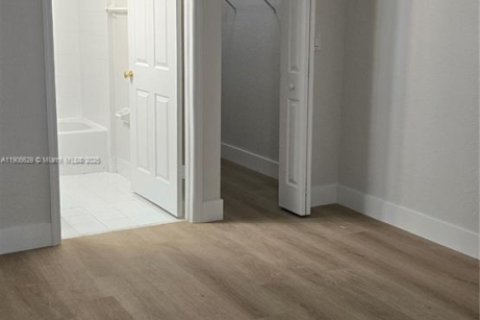 Apartment in Doral, Florida 3 bedrooms, 117.06 sq.m. № 1962989 - photo 4