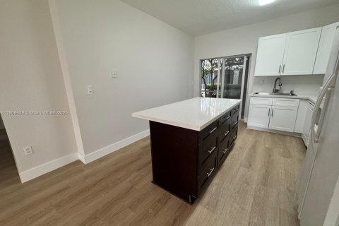 Apartment in Doral, Florida 3 bedrooms, 117.06 sq.m. № 1962989 - photo 2