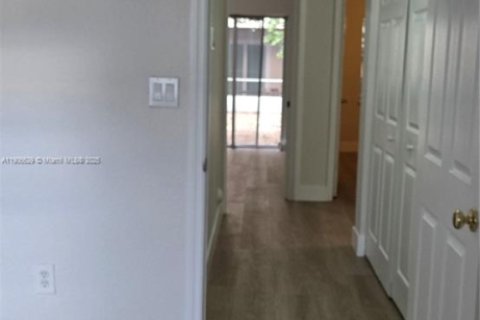 Apartment in Doral, Florida 3 bedrooms, 117.06 sq.m. № 1962989 - photo 5