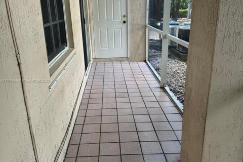 Apartment in Doral, Florida 3 bedrooms, 117.06 sq.m. № 1962989 - photo 7