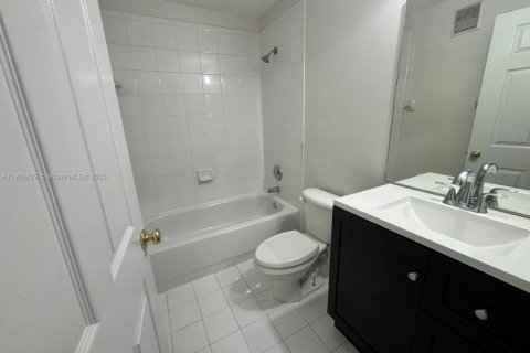 Apartment in Doral, Florida 3 bedrooms, 117.06 sq.m. № 1962989 - photo 3
