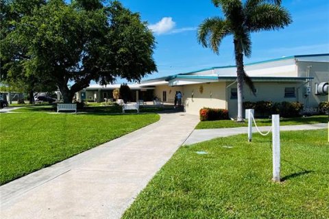Apartment in Bradenton, Florida 3 bedrooms, 91.04 sq.m. № 1901650 - photo 27