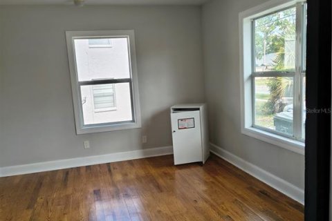 Commercial property in Lakeland, Florida 85.93 sq.m. № 2148517 - photo 4