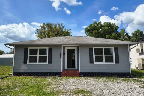 Commercial property in Lakeland, Florida 85.93 sq.m. № 2148517