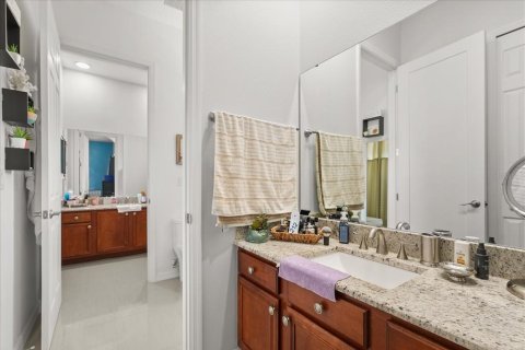 House in Orlando, Florida 4 bedrooms, 303.98 sq.m. № 2267452 - photo 25