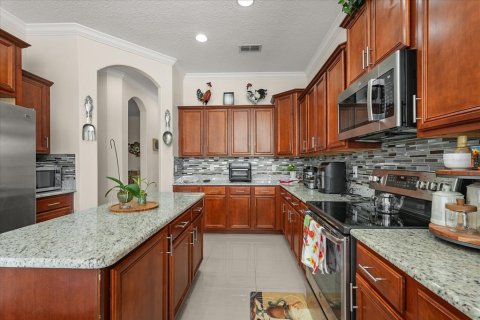 House in Orlando, Florida 4 bedrooms, 303.98 sq.m. № 2267452 - photo 14