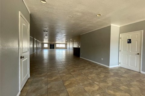 Купить коммерческую недвижимость в Клуистон, Флорида № 1977568 - фото 29