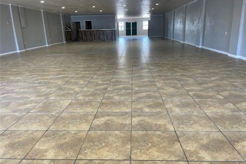 Купить коммерческую недвижимость в Клуистон, Флорида № 1977568 - фото 23