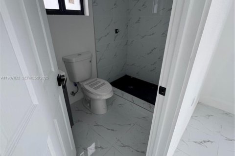 Immobilier commercial à vendre à Miami, Floride № 1964064 - photo 5