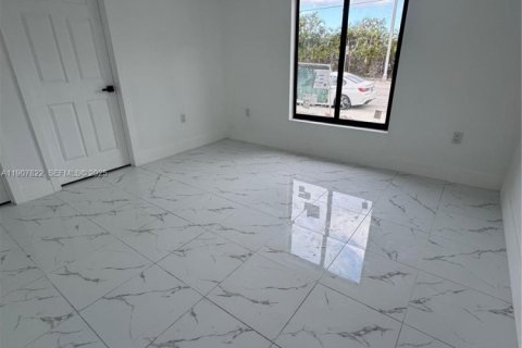 Immobilier commercial à vendre à Miami, Floride № 1964064 - photo 7