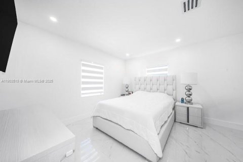 Купить виллу или дом в Майами-Гарденс, Флорида 4 спальни, 111.48м2, № 2015403 - фото 18