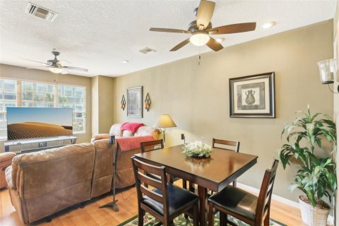 Adosado en venta en Tampa, Florida, 3 dormitorios, 178.93 m2 № 1618584 - foto 6
