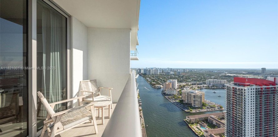 Condominio en Hollywood, Florida, 1 dormitorio № 1786934
