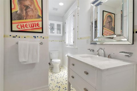 House in Tampa, Florida 4 bedrooms, 289.58 sq.m. № 2093882 - photo 18