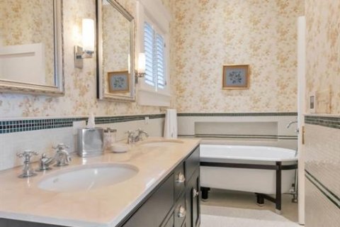 House in Tampa, Florida 4 bedrooms, 289.58 sq.m. № 2093882 - photo 16