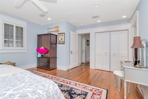 House in Tampa, Florida 4 bedrooms, 289.58 sq.m. № 2093882 - photo 20