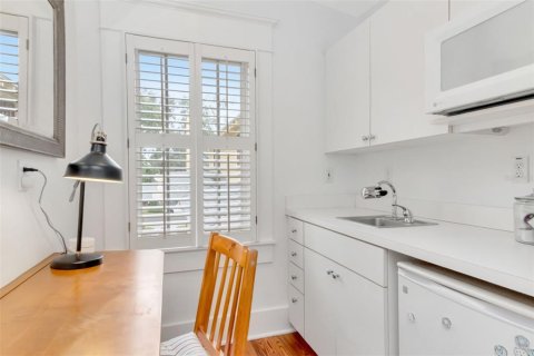 House in Tampa, Florida 4 bedrooms, 289.58 sq.m. № 2093882 - photo 25